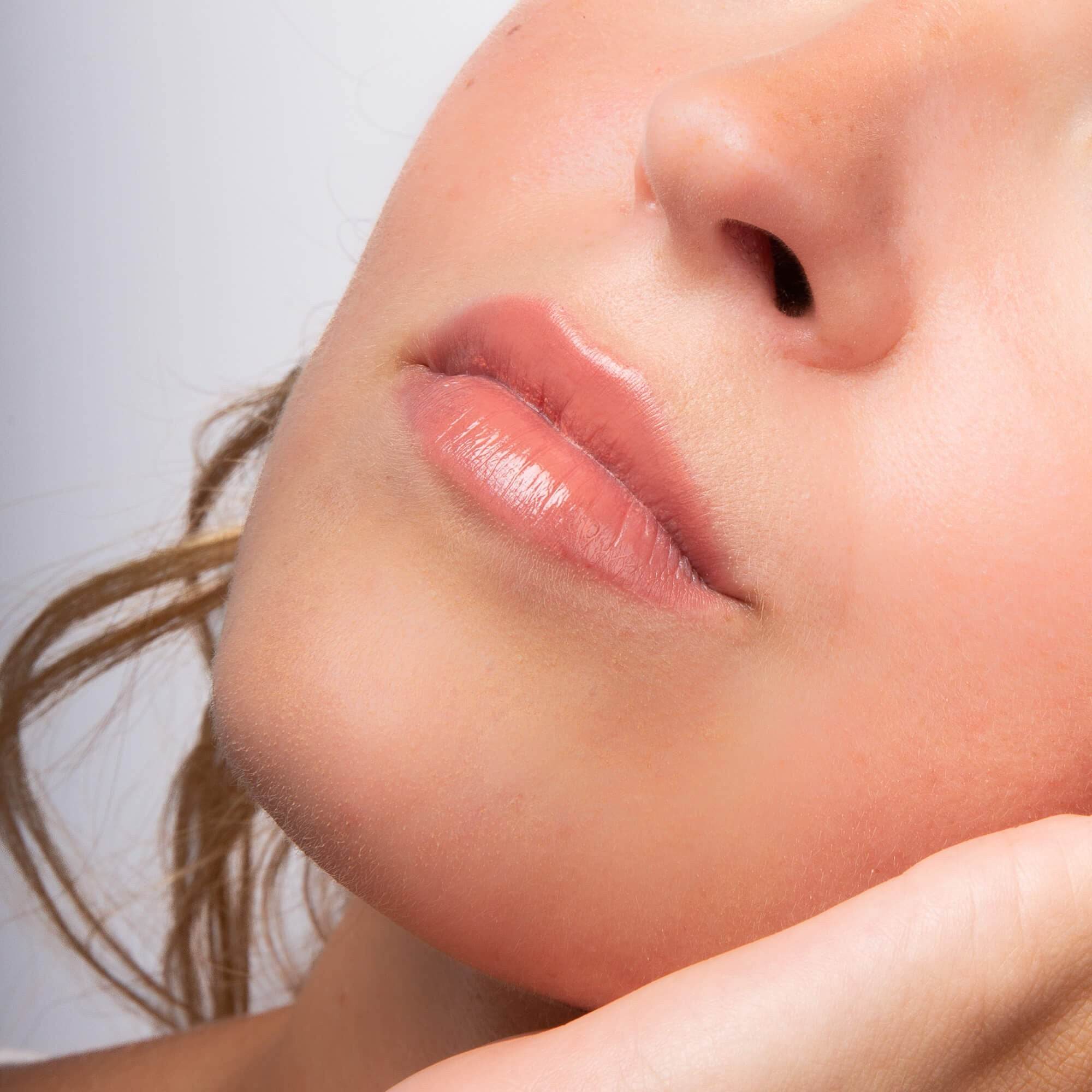 Organic Glossy Lipstick Rosewood - Ilse de Beaute