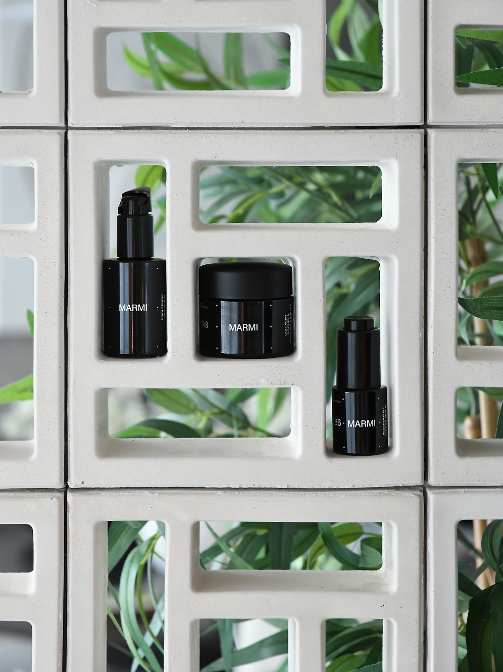 M—0R5 Brightening Serum Met Regenboogalgen - Marmi