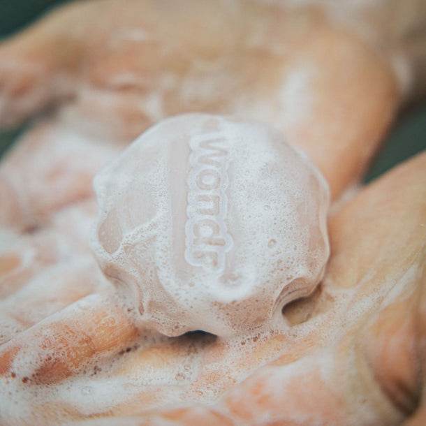 Wondr - Shampoo Bar Coloured Hair Apricot Dream - Ilse de Beaute