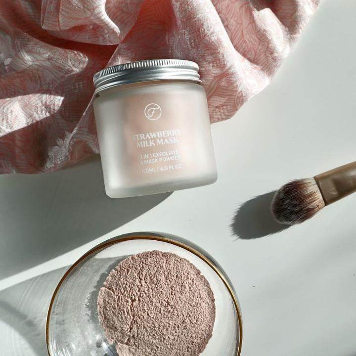 Strawberry Milk Mask 2 in 1 – Hyaluronzuur masker - Ilse de Beaute
