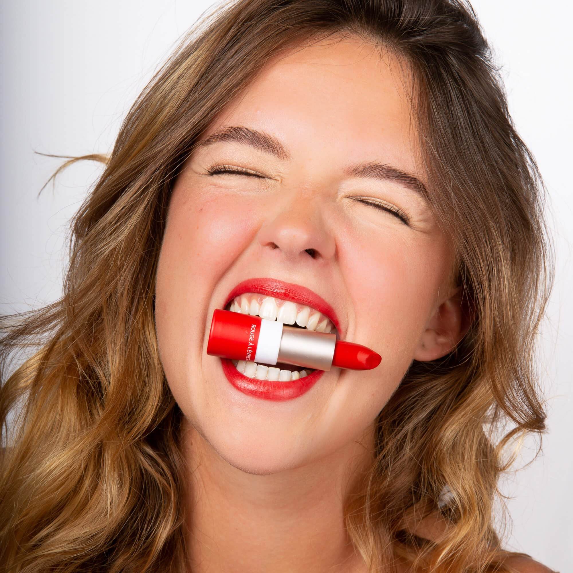 Organic Matte Lipstick Passion red - Ilse de Beaute